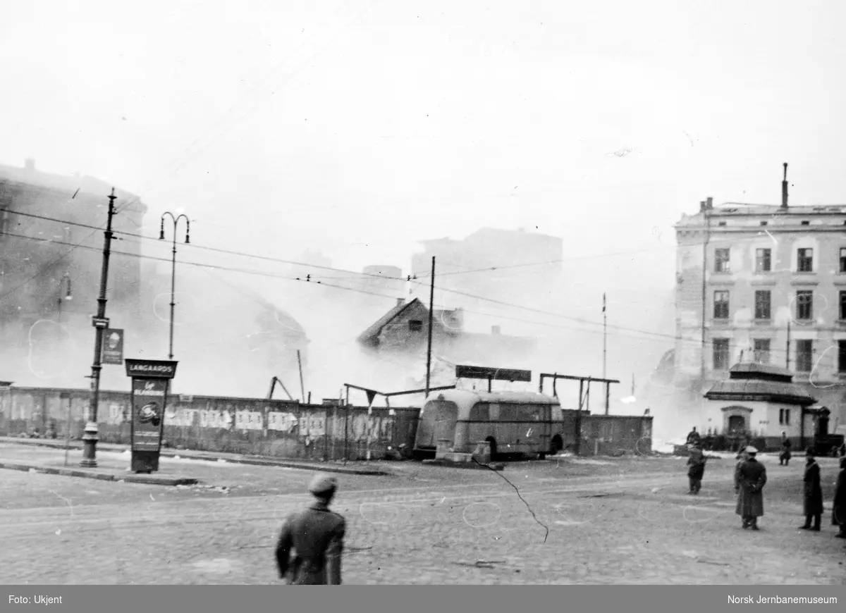 Hovedstyrets kontorbygning på Jernbanetorget etter sprenging i 1945
