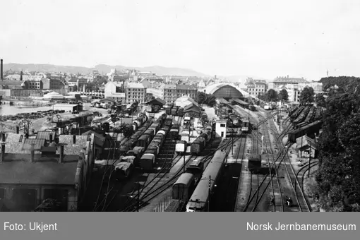 Bergen stasjon : oversiktsbilde fra Sejersberget tunnel
