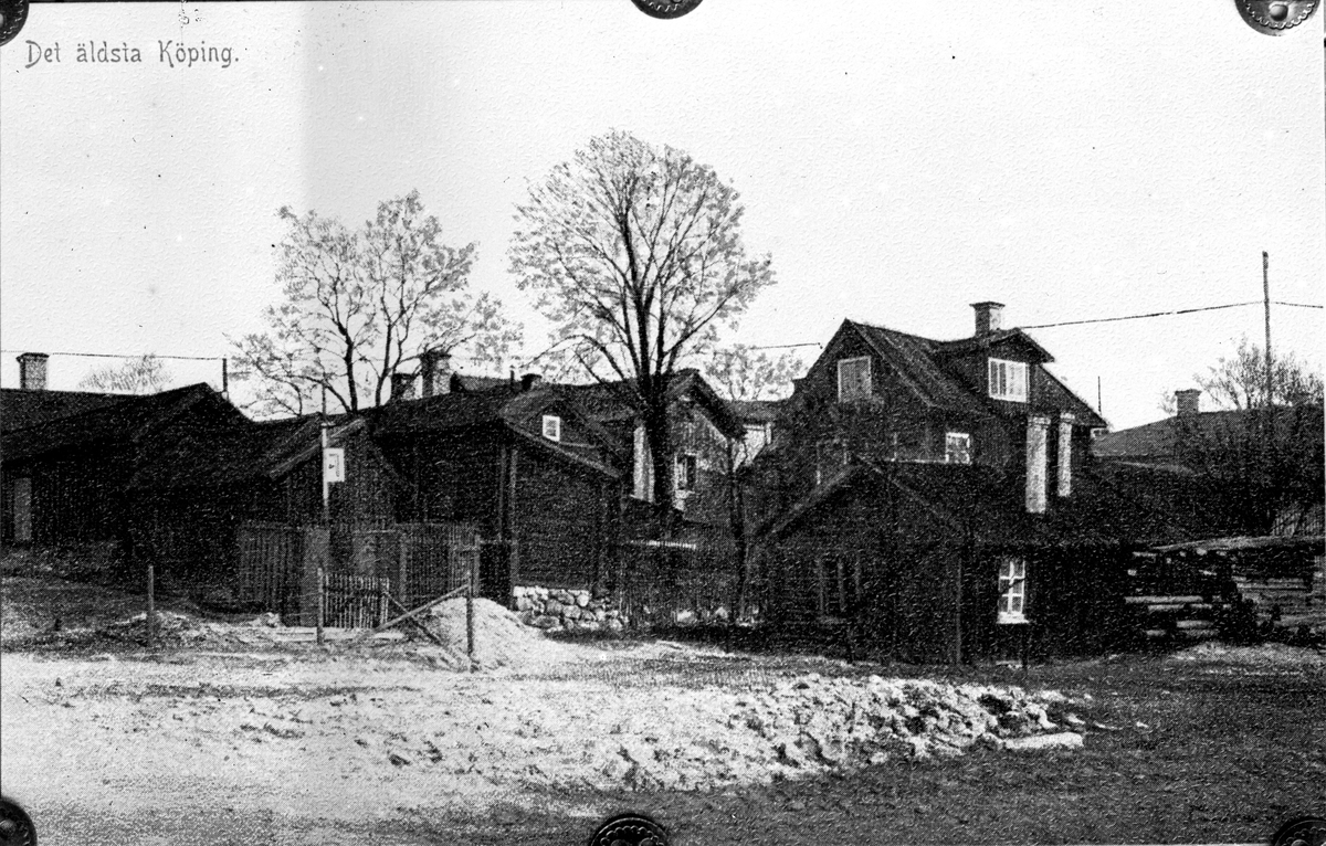 Den äldre bebyggelsen vid Västra Långgatan före år 1900.

Fotograf okänd.

Fotokopia finns.