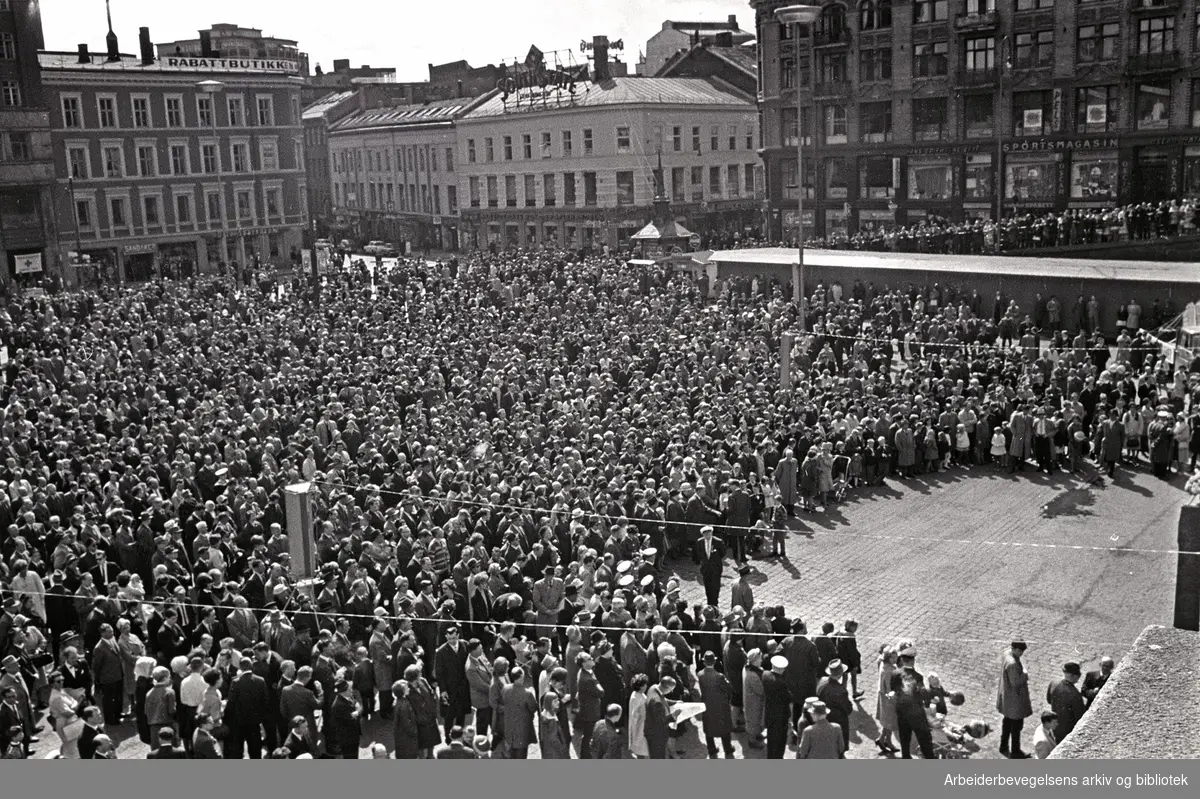 1. mai 1964, Youngstorget.
