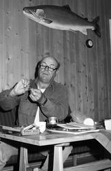 Fluebinding i interiør.