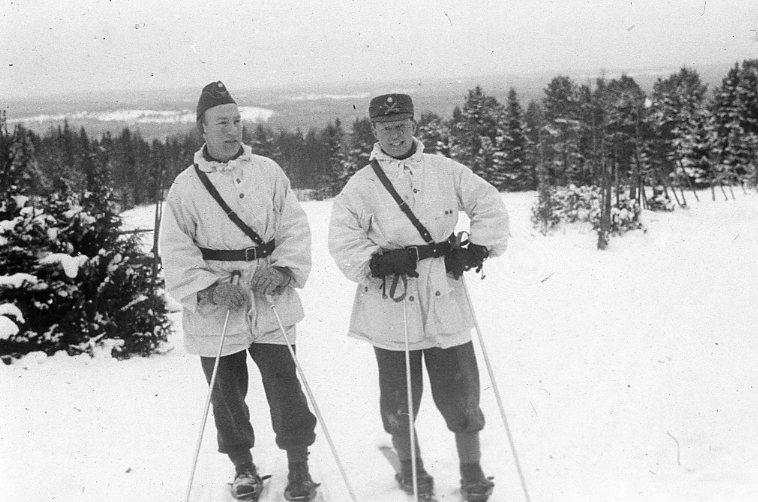 Kohlstedt, sergeant och Suneson, styckjunkare, A 6. Batteri Ekman.