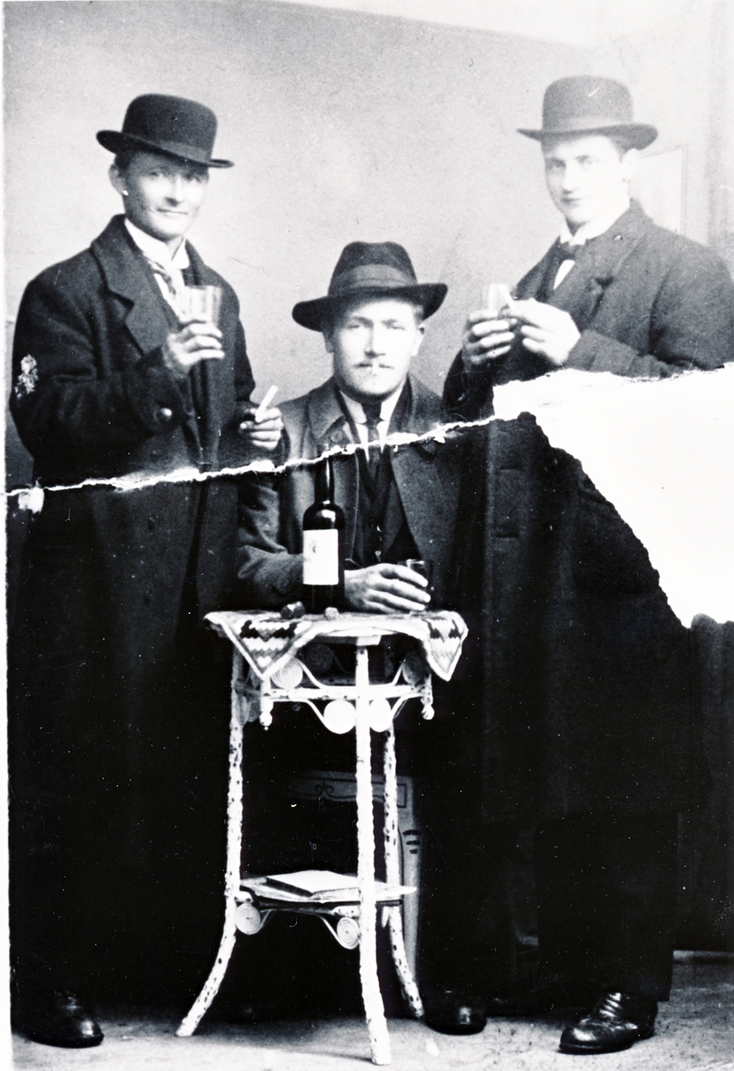 Fra venstre: Andreas Johansen. Ole og Hjalmar Pedersen. Ca.1920. De var fra Buskenes.