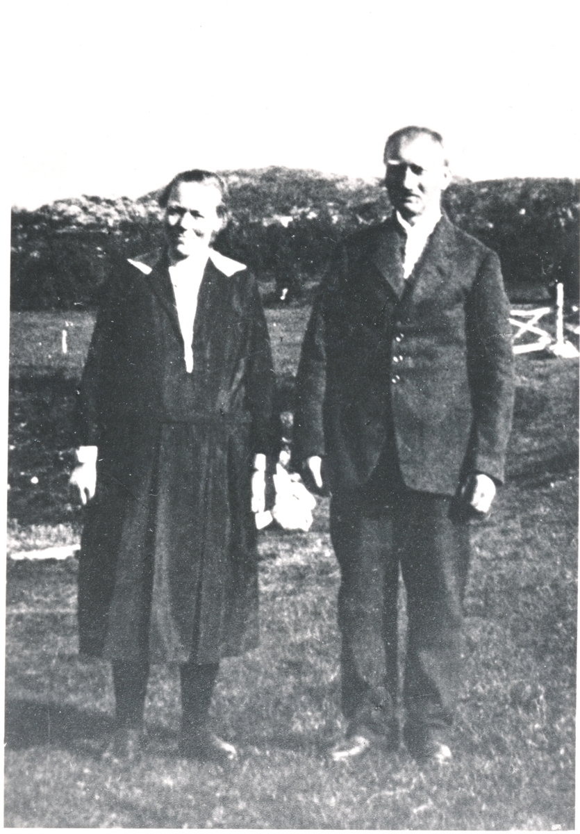 Eldre ektepar. Allert og Rebekka Andreassen, Stonglandshals Senja. Bildet er tatt i 1930-årene.