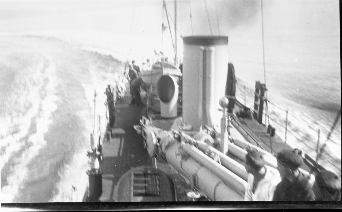 T/B "Stor" klasse (Trygg, Snøgg eller Stegg) med dobbel torpedo kanon.