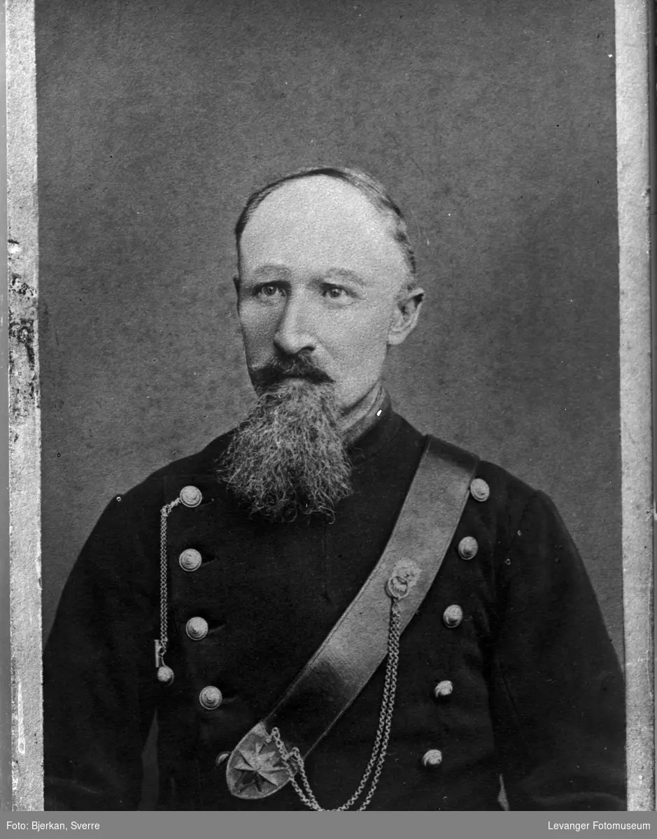 Portrett av mann i uniform, repro