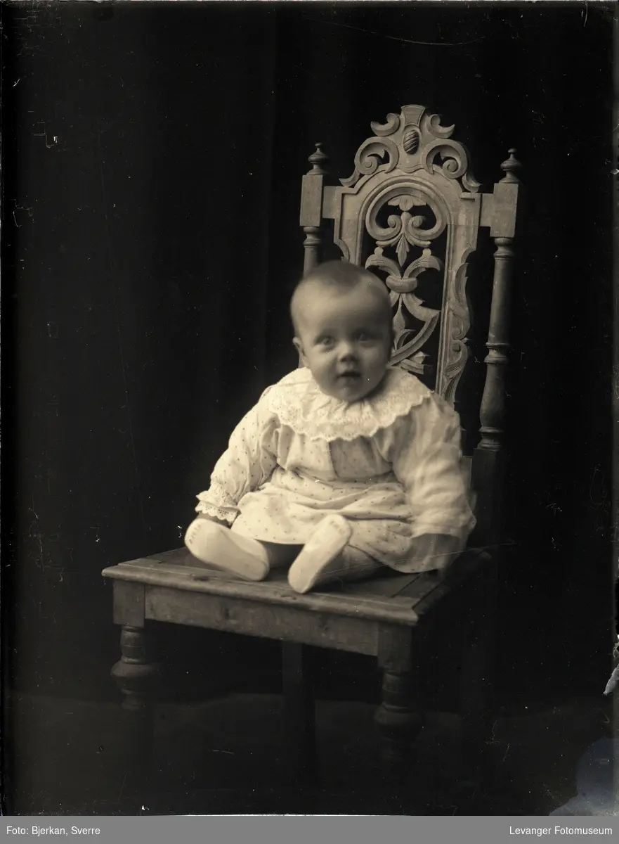 Jonh Willy Lauritzen fotografert som baby.