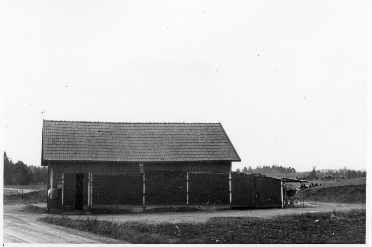 Vägstation B4, Knivsta, filial Krogsta. Garagebyggnad.