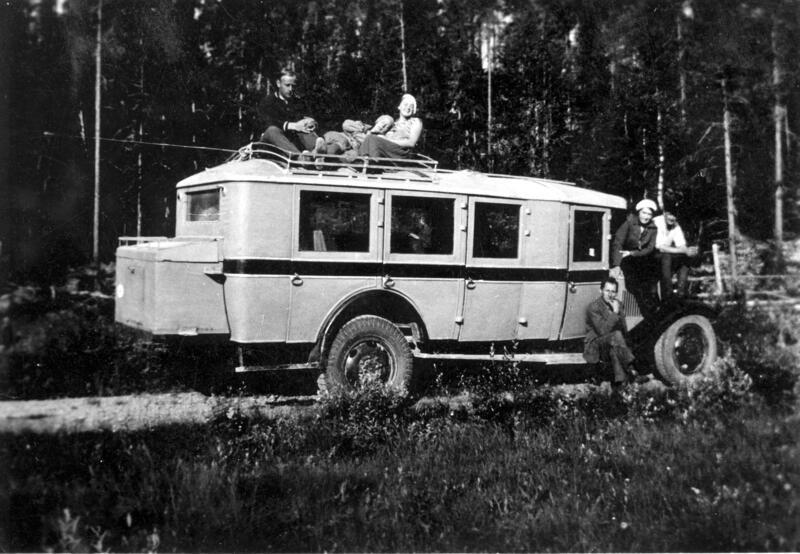 På busstur. Engerdal, 1934. Foto: Anno Glomdalsmuseet. (Foto/Photo)