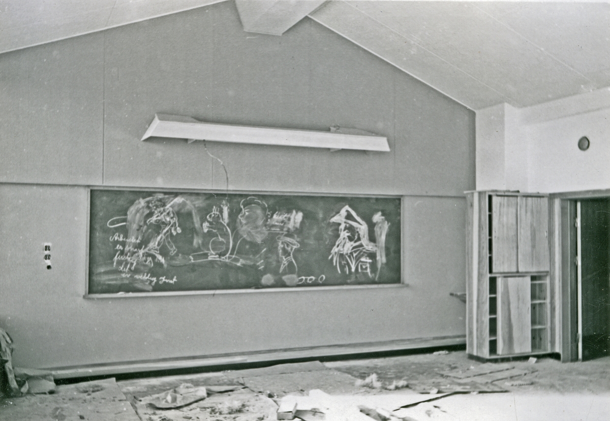 Byggearbeid i klasserom på Hauge skole, ca. 1955.