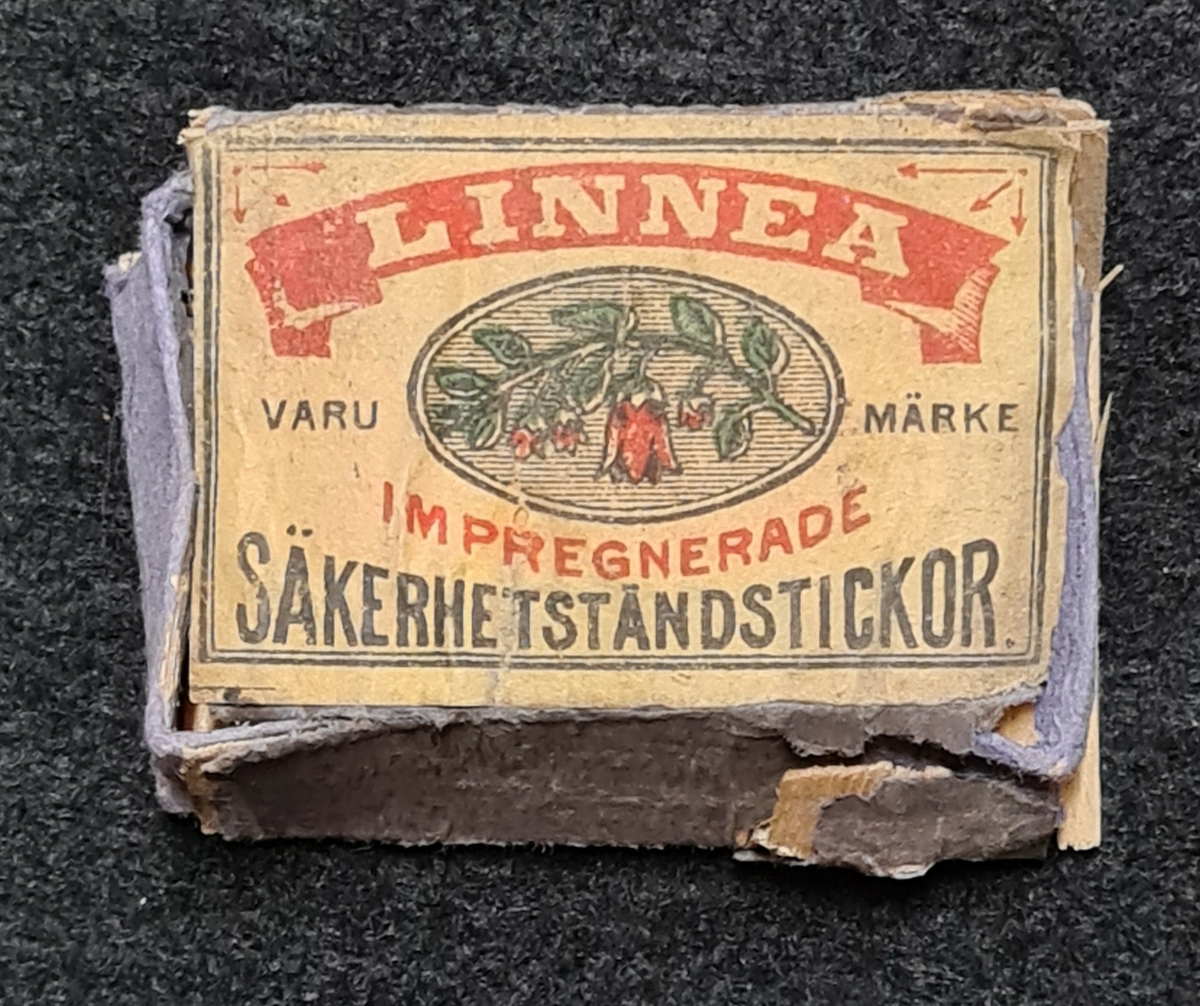 ''Linneas säkerhetsstickor'' ask 2

Askarna VM19980:1-3 hittades vid ombyggnad av Stadshotellet till lokaler för Länsmuseet 1986. F. d. Stadshotellet samt teater- och festlokaler. Kungsgatan 15 Vänersborg.