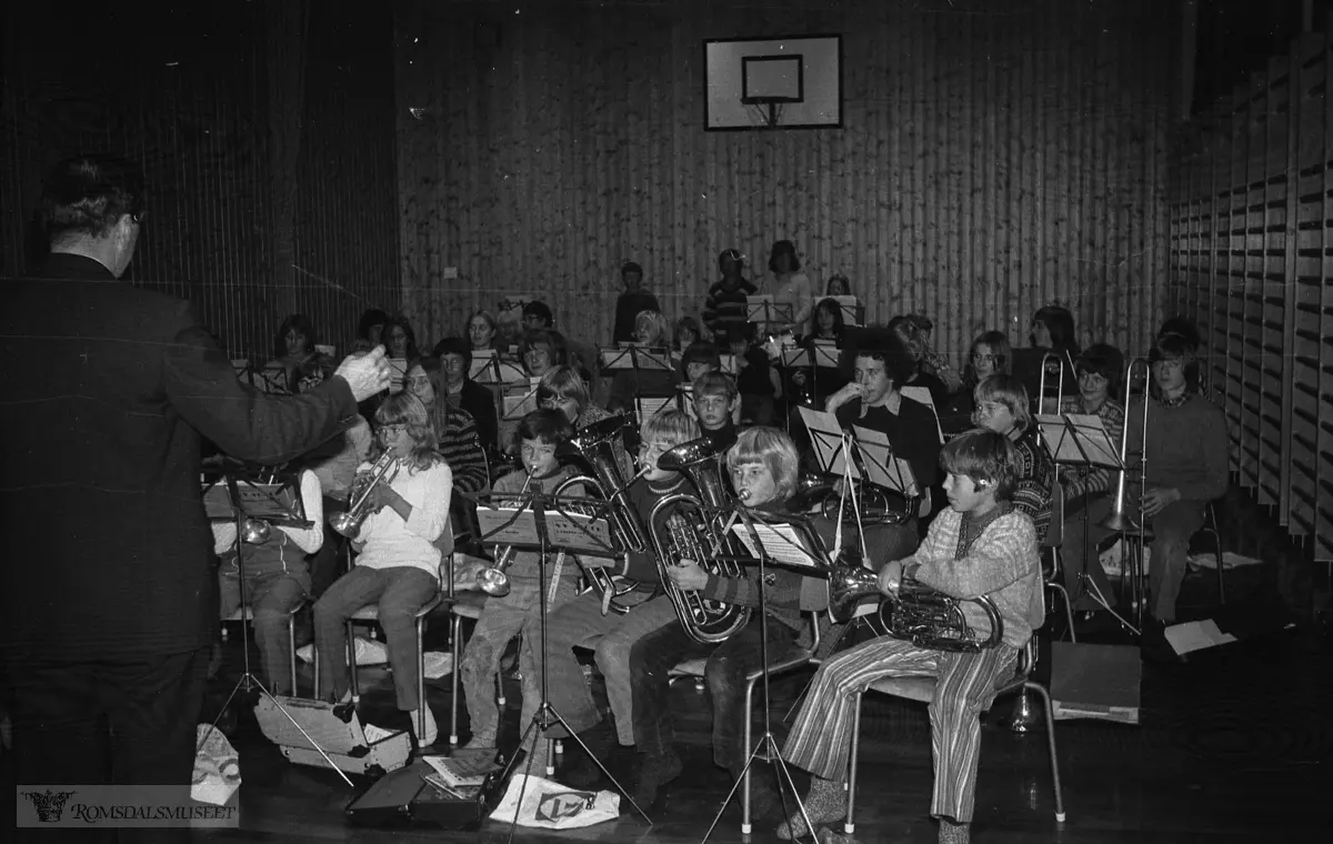 "september-oktober 1972"."oktober etc".Kvam skolekorps.