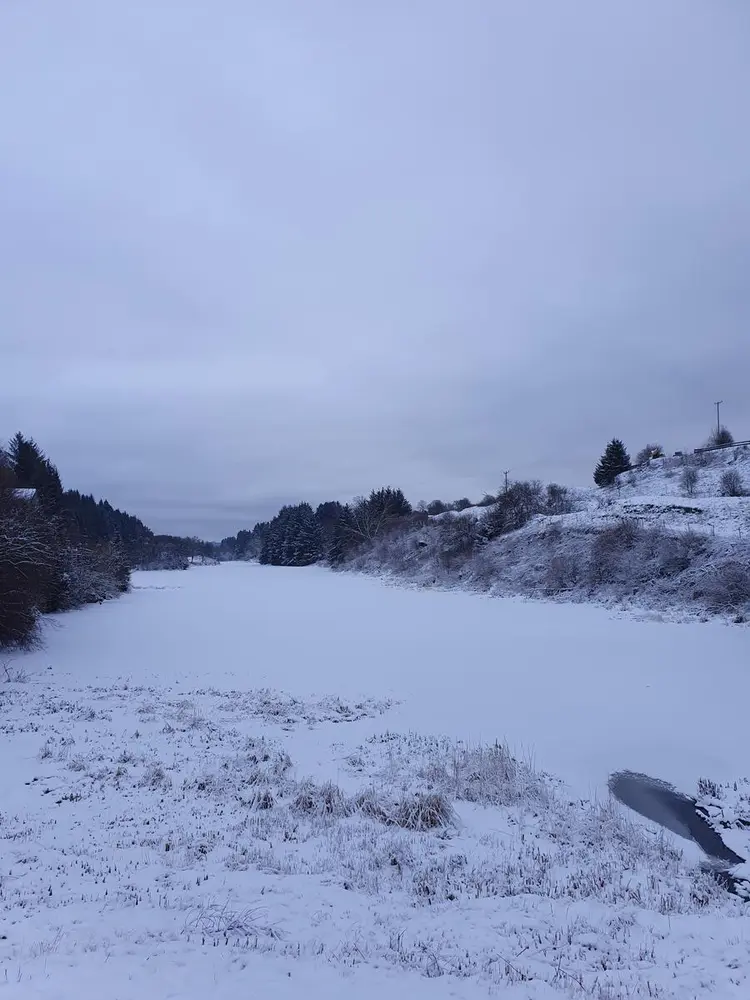 Snø på vann på Sletta