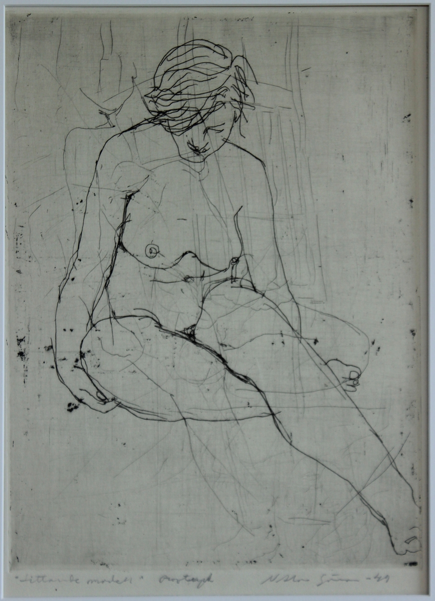 Etsning i stående format föreställande naken kvinna sittande med det ena benet under det andra, blicken nedåt.