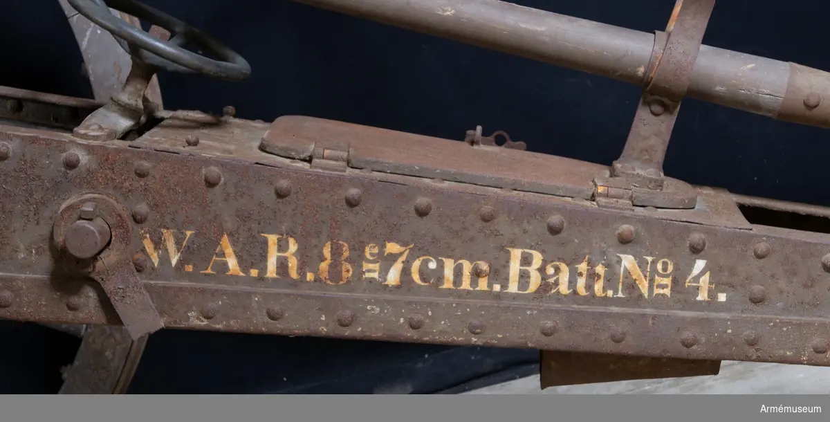 Grupp F I. 

Märkt W.A.R 8:e 7 cm batt nr 4. 
Hörde till Wendes artilleriregementes 8:e 7cm batteri och pjäsnumret var nr 4.