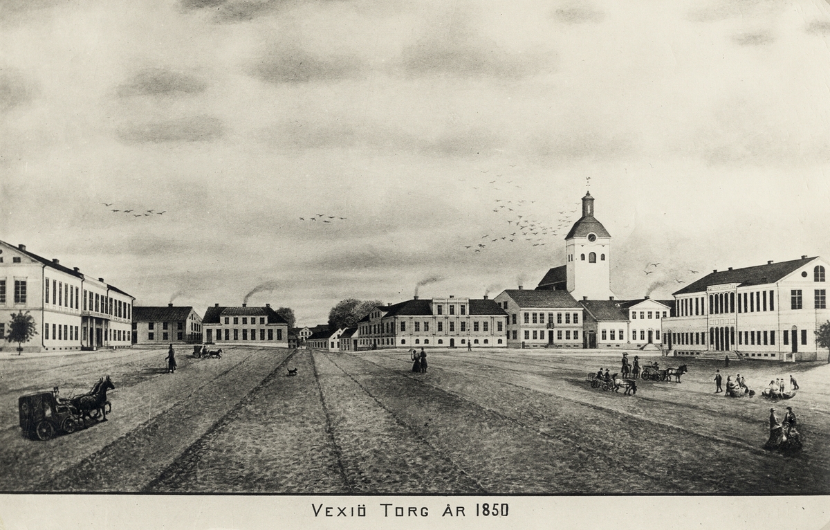 "Vexiö Torg År 1850", Stortorget, Växjö mot öster.
Till vänster syns det nybyggda residenset, följt av husen längs Kronobergsgatan och Storgatan. Till höger syns det likaså nybyggda stadshuset. I bakgrunden reser sig domkyrkans torn. 
Vykort efter teckning.