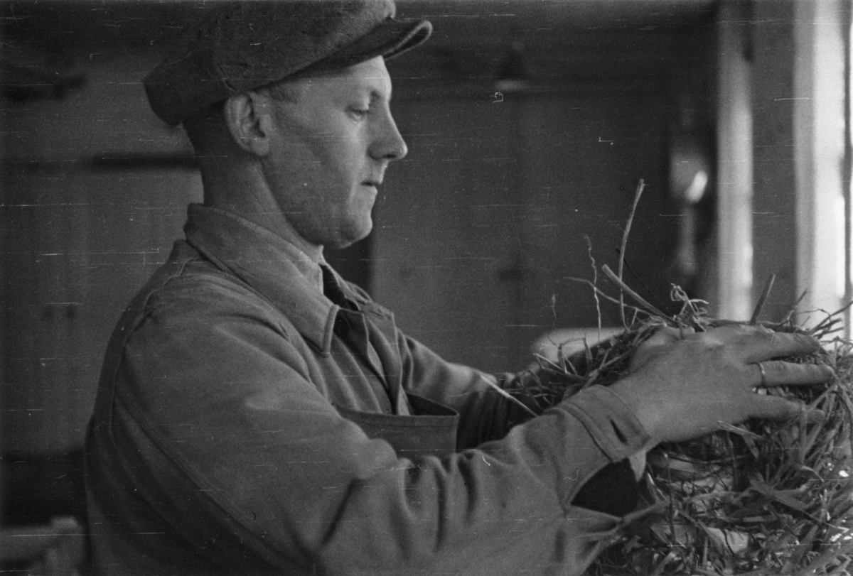Jacob Jacobsen på Fayancefabrikken, mars 1944.