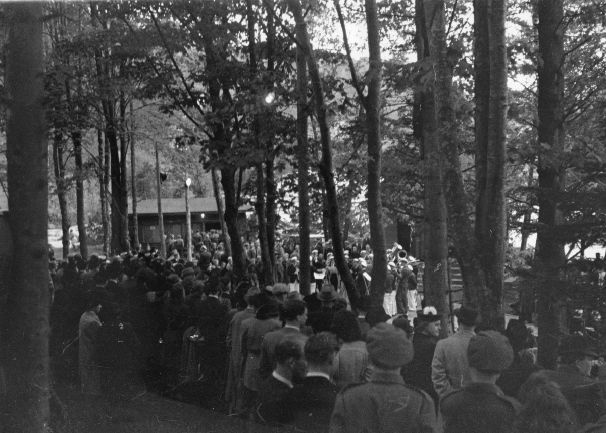 Feiring av kongens hjemkomst på Elverhøy, 7. juni 1945.