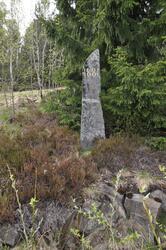 Inskripsjon på stein  1881 ved Riksveg 42  Froland kommune