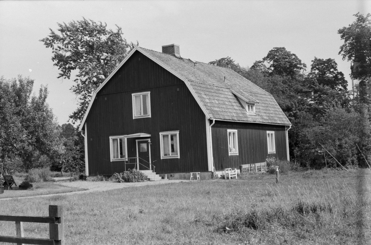 Bostadshus, Prästgården 2:28, (Arrendatorsgården), Vänge socken, Uppland 1975