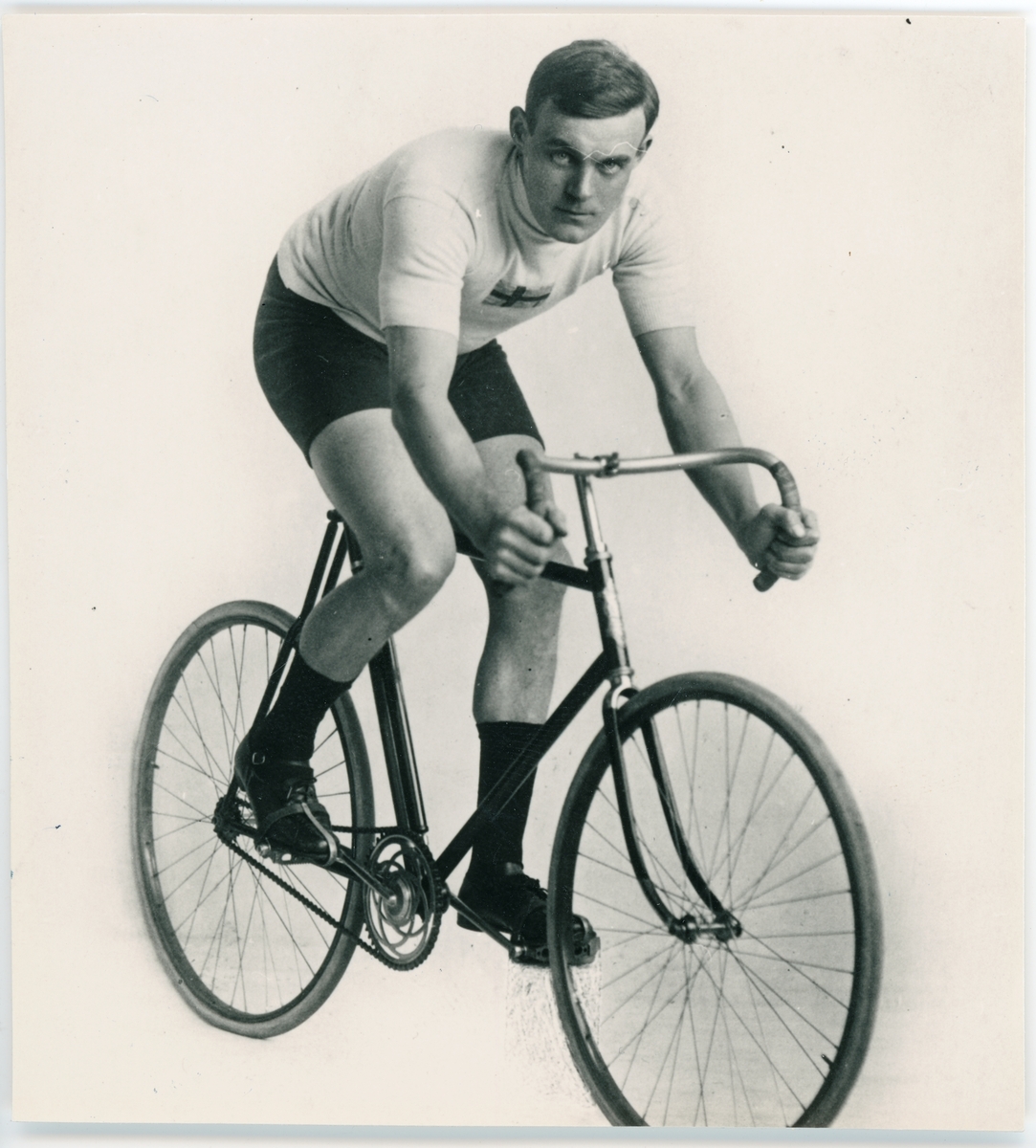 Tävlingscyklisten Harry Stenqvist, Uppsala