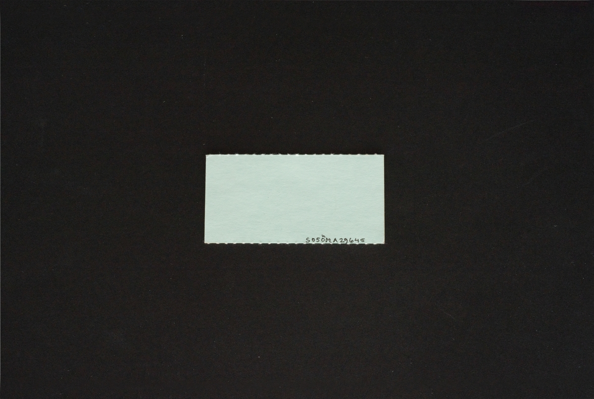 Pappersbiljett för dans i Mjölby folkpark. Ljusblått/ljusgrönt/turkos papper med svart text.