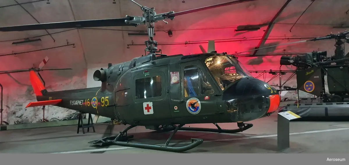 Helikopter producerades i cirka 12 000 exemplar. Dess främsta uppdrag har varit militärt för transporter- och sjuktransporter. Förutom militärt har helikoptern producerats till civila köpare.

Helikoptern blev känd efter sina insatser i Vietnamnkriget. 

I Sverige har helikoptern använts inom såväl Flygvapnet som inom Armén.

Endast den ryska Mil Mi-8 har producerats i fler exemplar än HKP3.