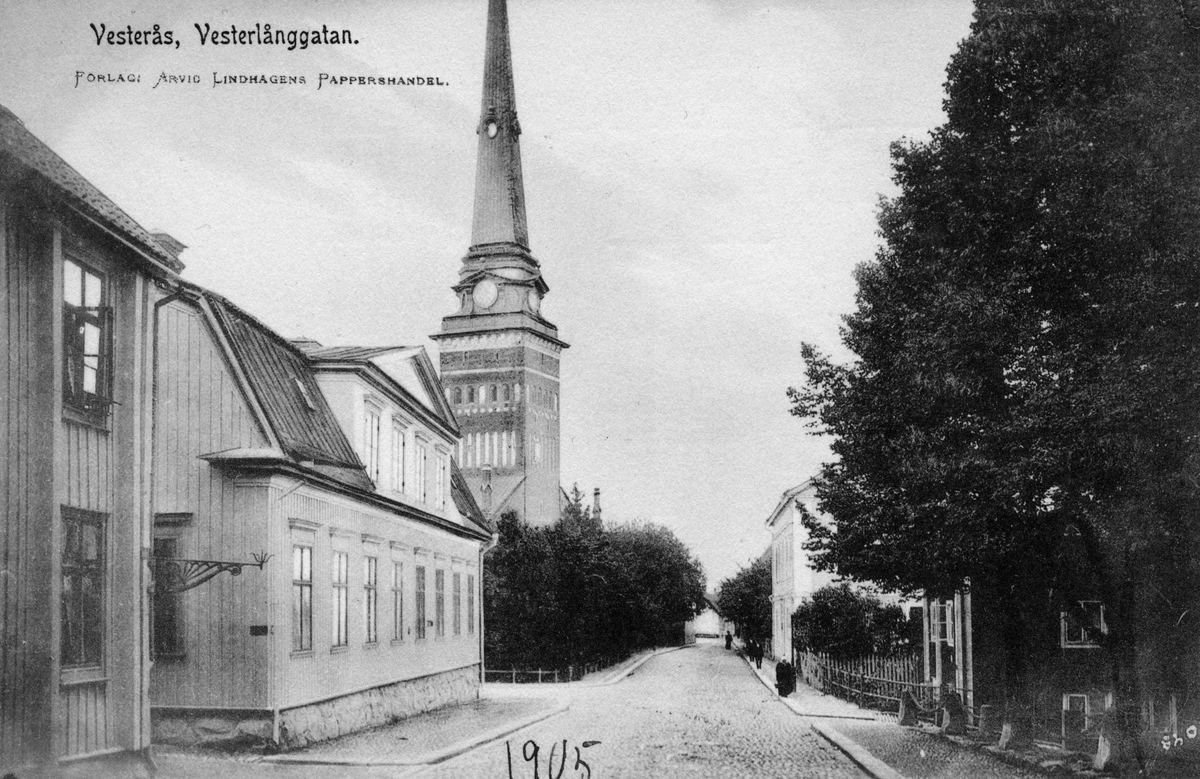 Västra kyrkogatan, d.v. Västerlånggatan, mot domkyrkan.