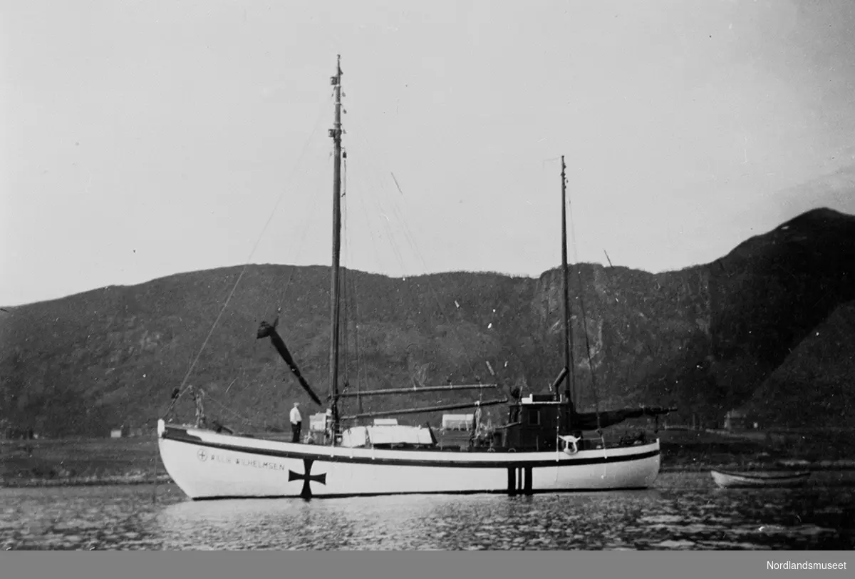 "Paul Roger" av Meløy, eid av Erling Halvorsen. Båten ble kjøpt i 1954, den var 45 fot lang med 22 HK Rapp.