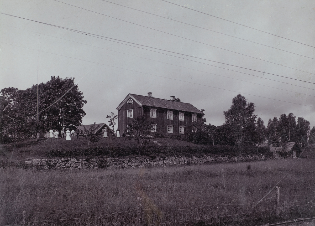 Skyllbergs gård omkring 1900.