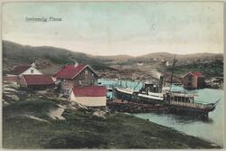 Postkort med et håndkolorert bilde fra ei havn i Steinnesvåg