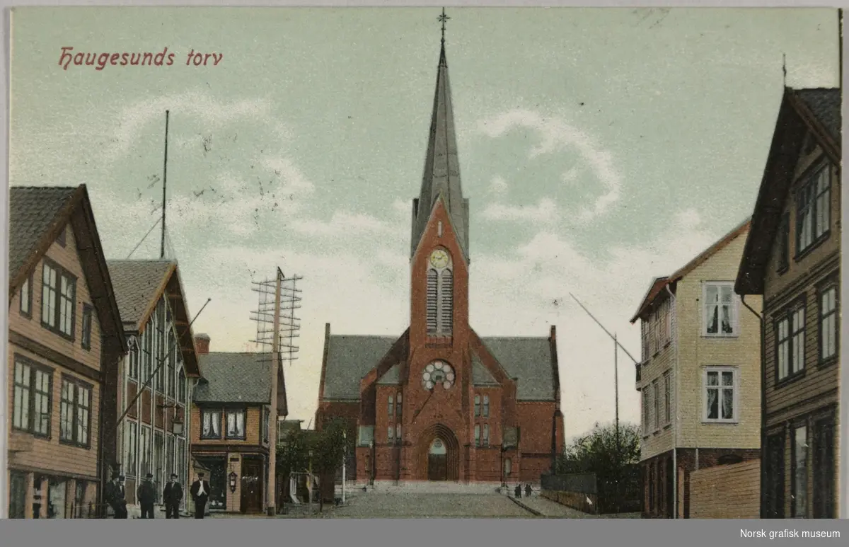 Postkort med et håndkolorert foto av Torgbakken og Vår Frelsers kirke i Haugesund.