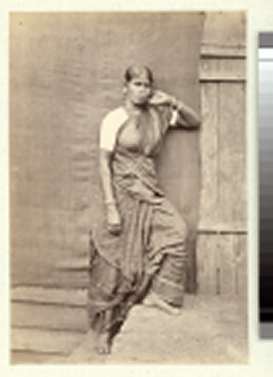 Bilden föreställer en tamilisk flicka på Ceylon.