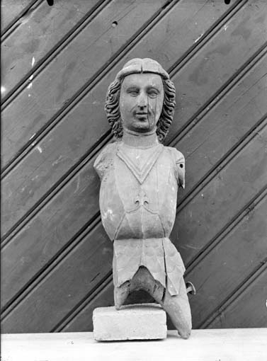 Träskulptur, Sankt Görans bild, fragment, Möklinta kyrka i Möklinta.