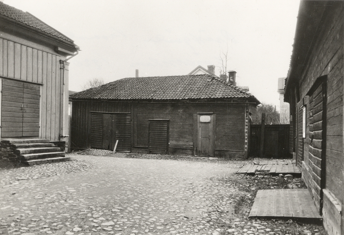 Komministergården, kvarteret Linné 3, Växjö. Gårdssidan, ca 1920.