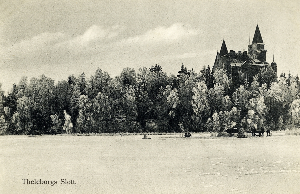 Vy över Trummen mot det nyuppförda Teleborgs slott, 1904. På isen sysslar man troligen med isupptagning.