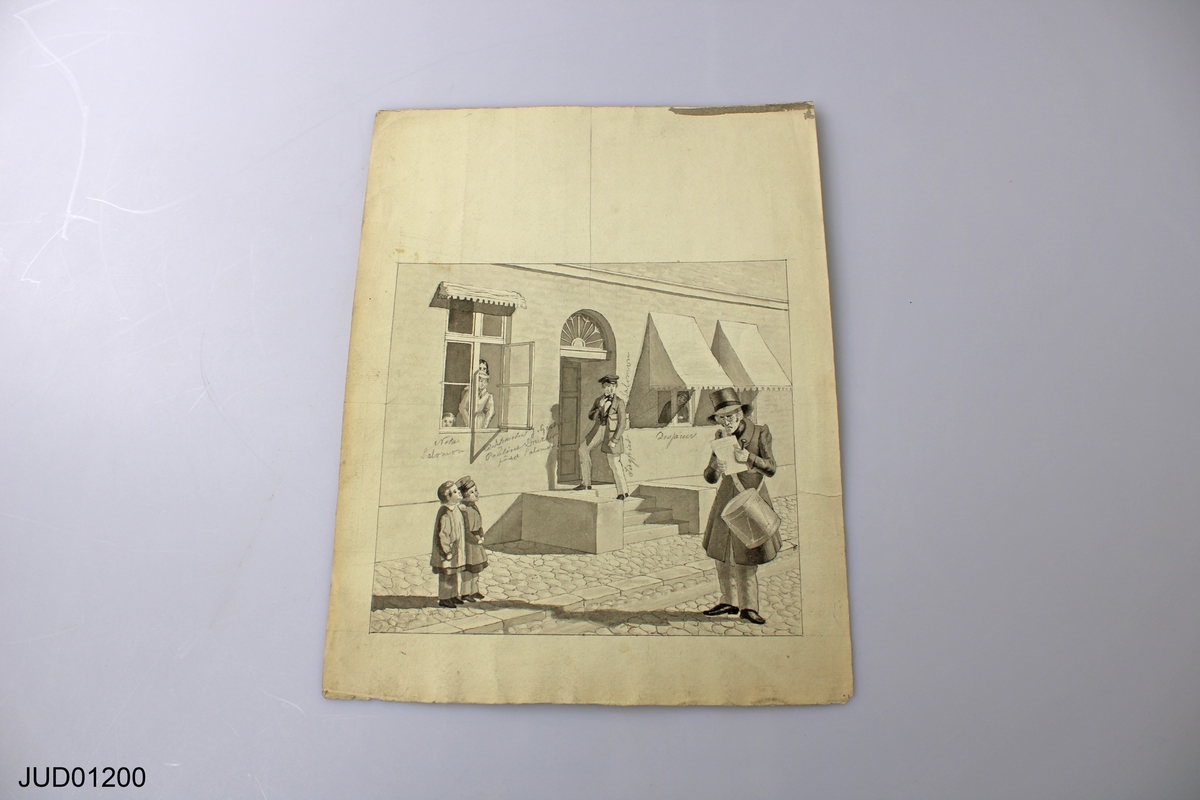 Teckning med motiv föreställande familjen Salomons hus i Tönder. En utropare läser upp en kungörelse. I fönstren och på gatan syns Isak Salomons släkt och barn.