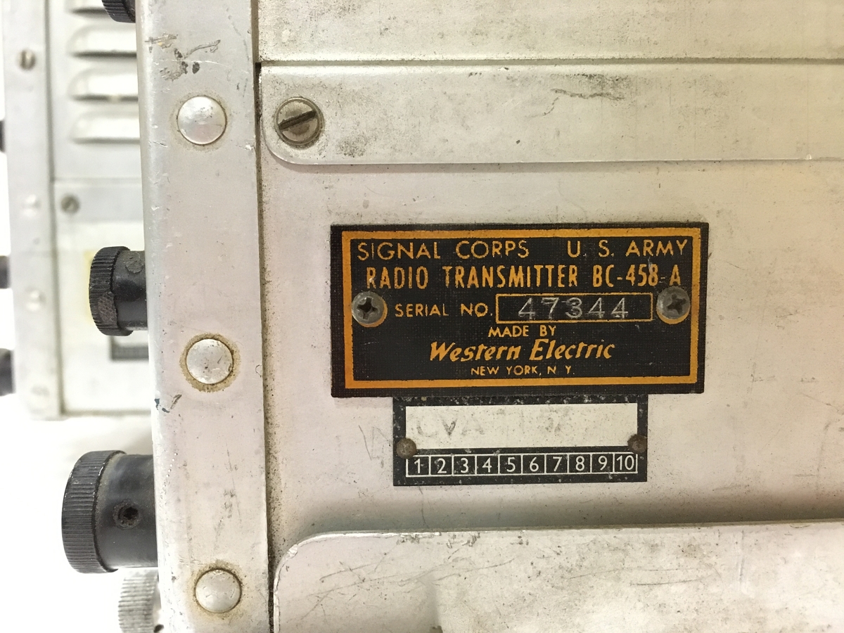 Radiosändare, Signal Corps Radio Transmitter BC-457-A och BC-458-A. Monterade i Signal Corps Rack FT-226-A. Ingår i system SCR-274. 1940-tal. Kommer sannolikt från Tp 79.