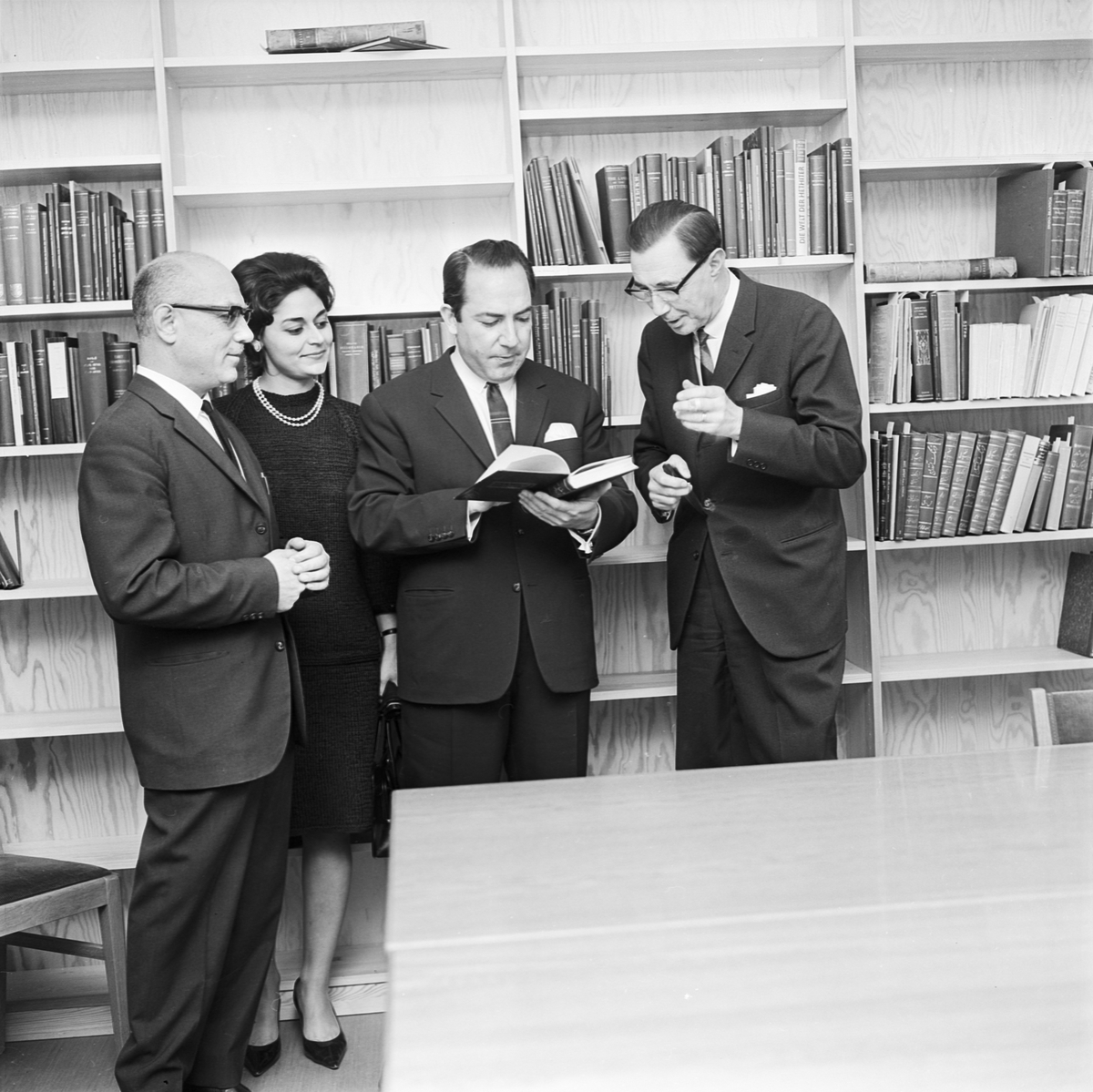 Institutionen för jämförande språkforskning, förnämlig bokgåva från Iran, Uppsala 1965