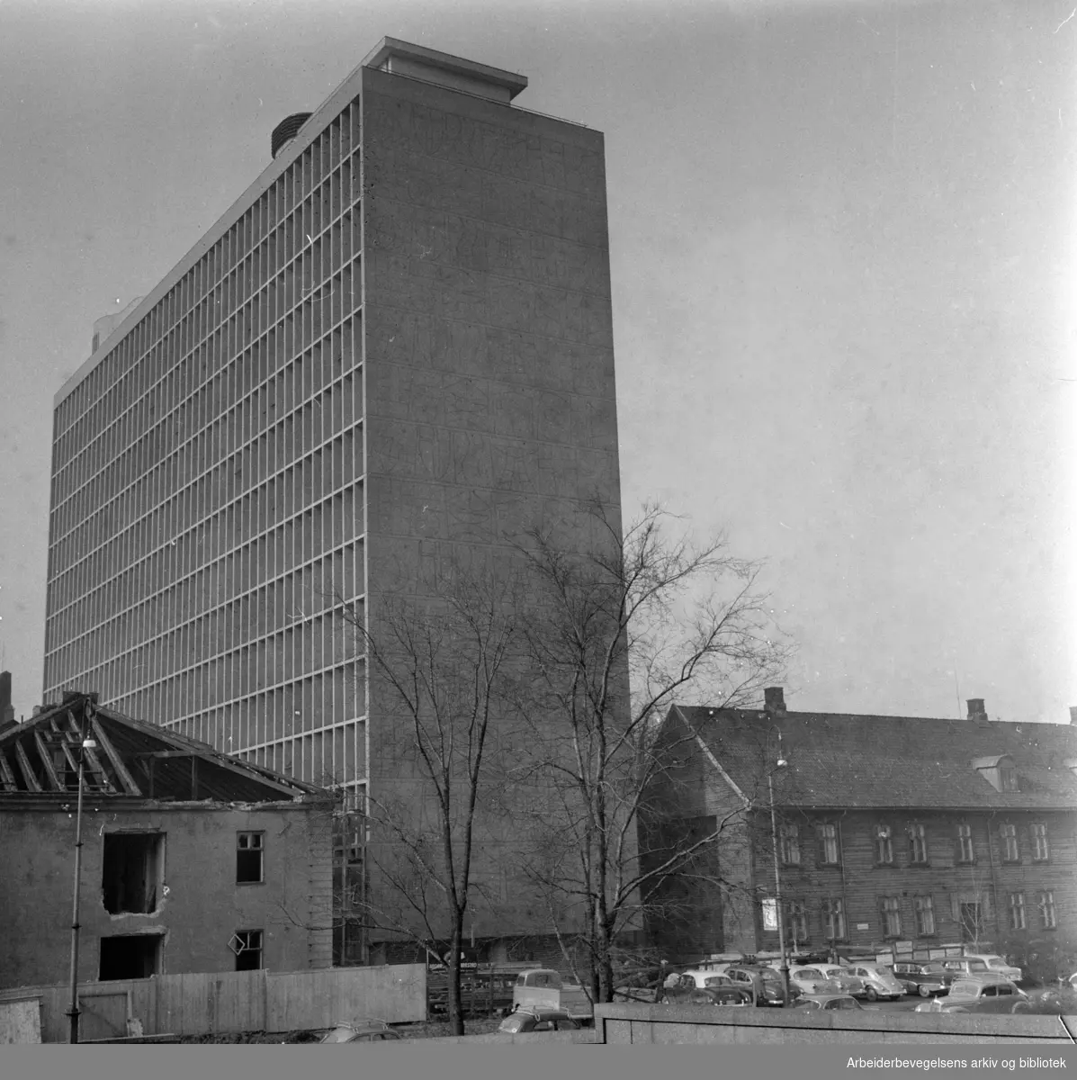 Regjeringsbygningen. April 1959