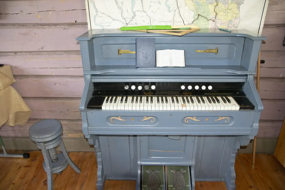 orgel Vingelen gamle skole