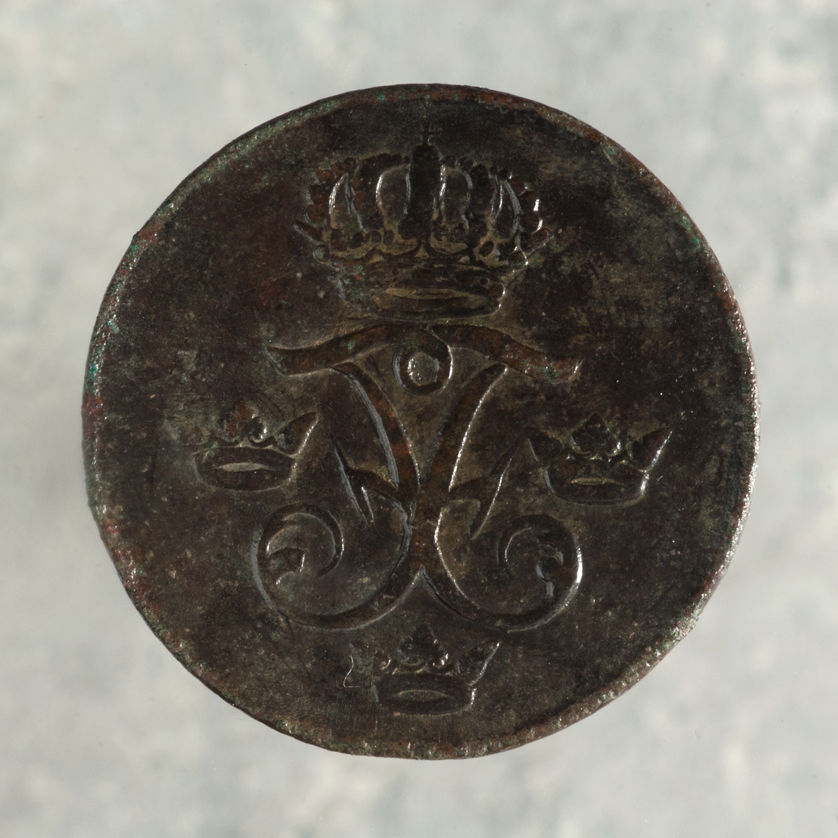 Mynt av kopparlegering. 1 öre SM. Fredrik I (1720-1751). Präglat 1740 i Avesta.