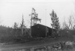En hytte ved Ørneveien, Ørnevandsforekomsten, 12/11-1937
