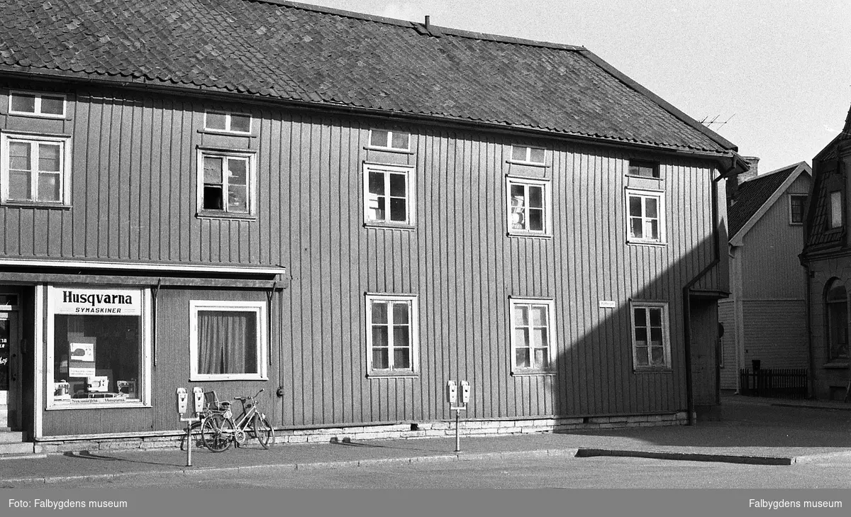 Byggnadsinventering 1972. Kemisten 6 mot Köttorget.