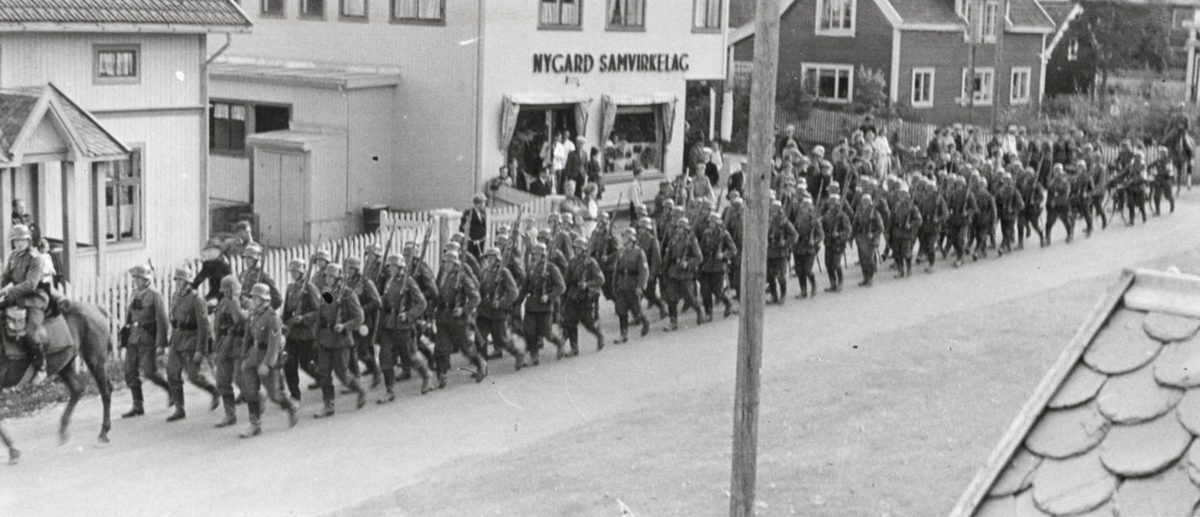Tyske soldater på vei gjennom Hunndalen 1940