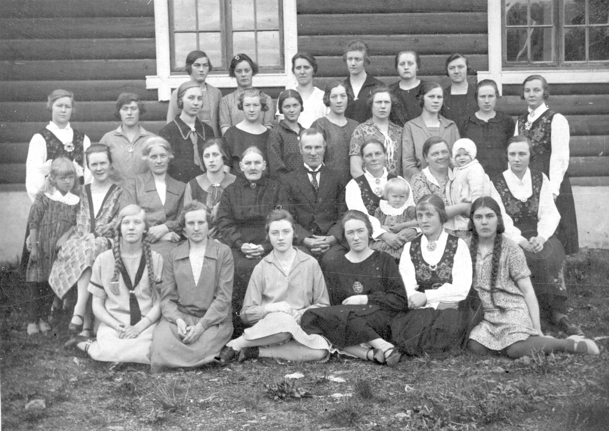 Vårkurs ved Valdres Folkehøskule 1933.