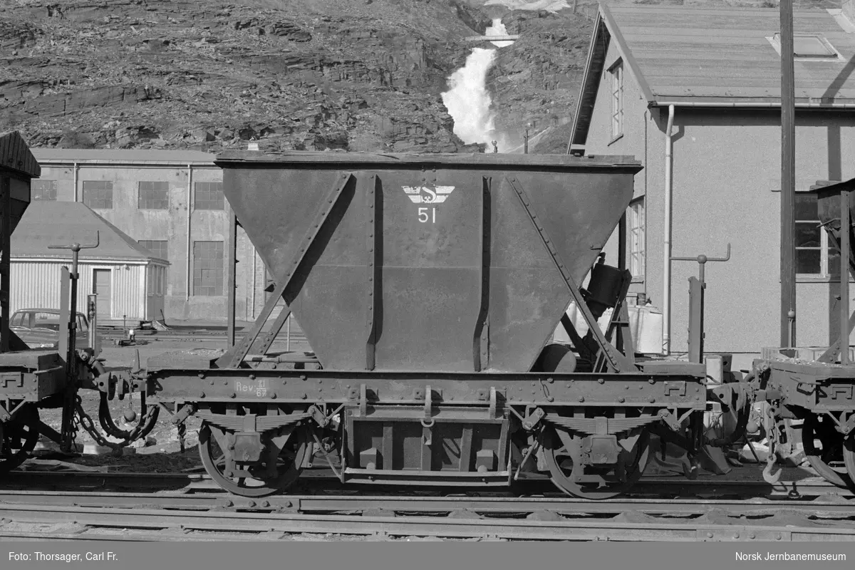 Sulitjelmabanens kisvogn litra Ø nr. 51 på Lomi stasjon