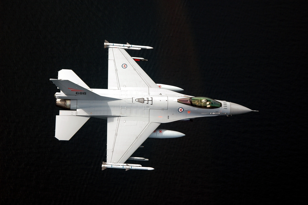 F-16 Tailno 686

