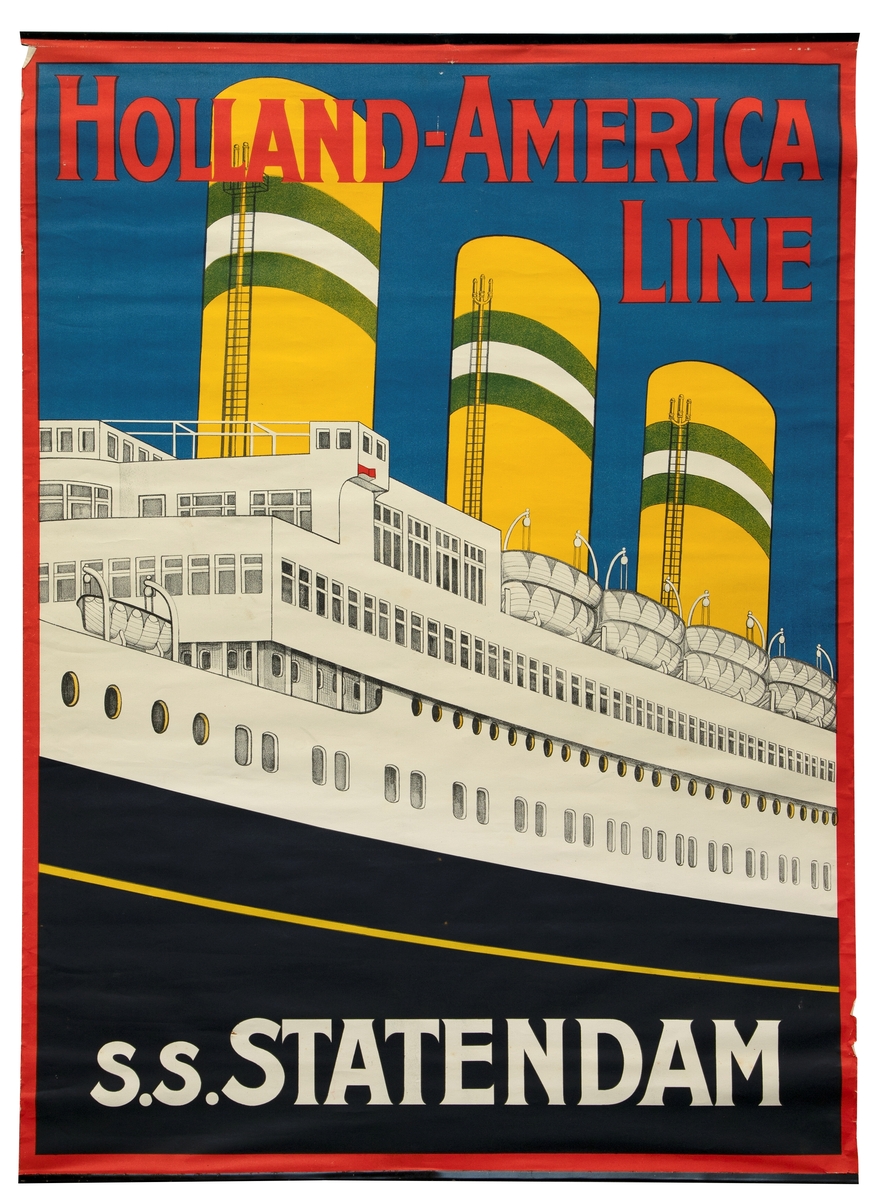 Fremstillling av et utsnitt av et skip (babord) med svart skrog med gul stripe, hvitt overbygg og tre gule skorsteiner med striper i grønn og hvit mot en blå himmel.