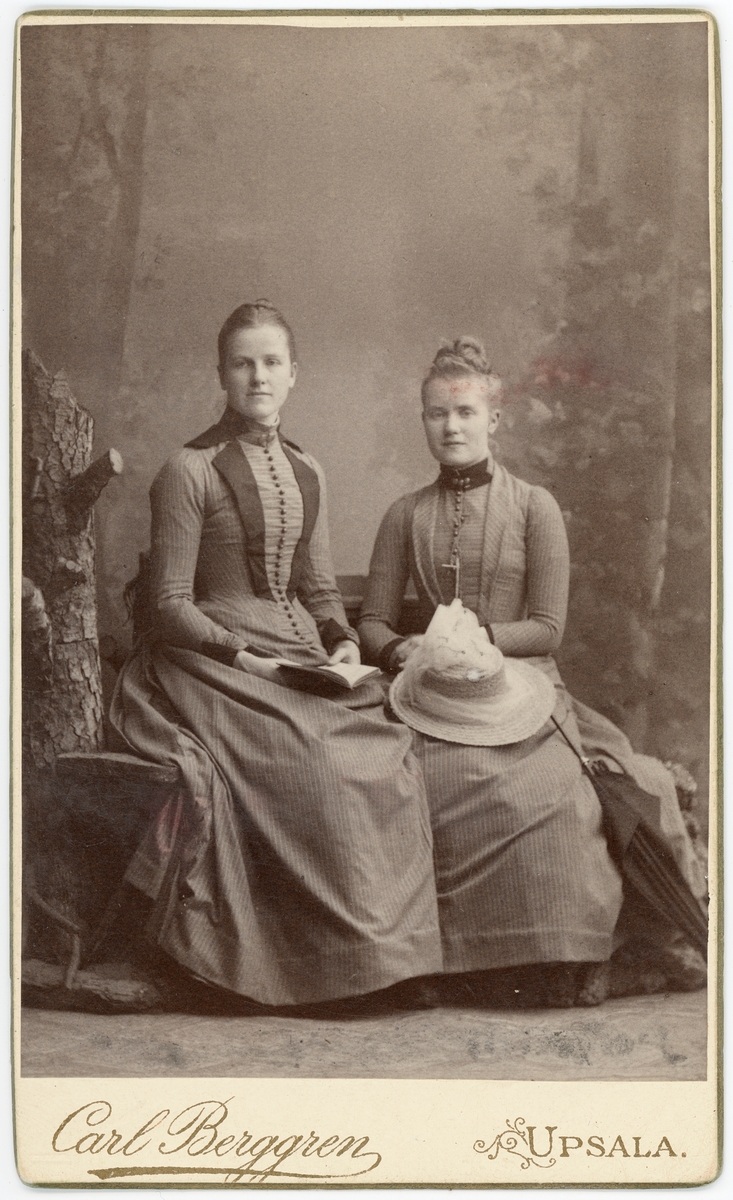Kabinettsfotografi - systrarna Hedvig och Maria Gyllenhaal, Uppsala